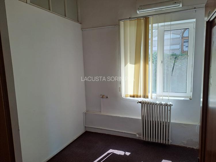 Calea Victoriei - Centrul Vechi, singur curte, curte generoasa(1400 mp), libera - 9