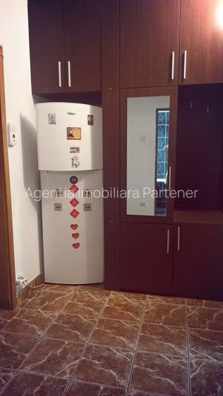 2 camere Calea Bucuresti , centrala / etaj 3 , finisaje medii / mobilat - 14