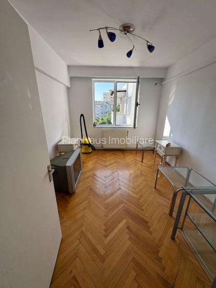 Apartament cu garaj ultracentral zona Mc Donald s Unirii , 4 camere  - 7