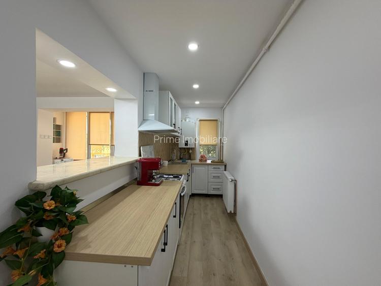 Apartament cu 3 camere, etaj 1/4, decomandat - Cetate - 4