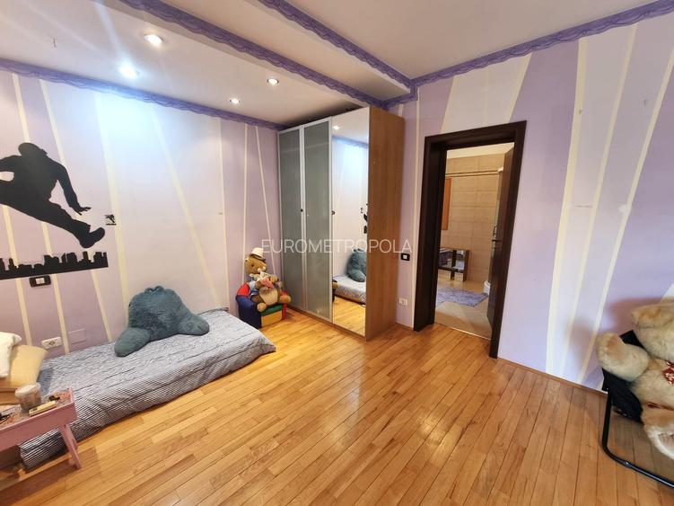 Vila cu piscina - 14