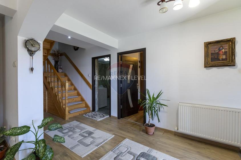 Casa / Vila cu 8 camere de vanzare+multiple constructii, teren,Luncani - 7