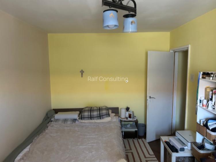 De vanzare apartament cu 4 camere, zona Favorit - 4