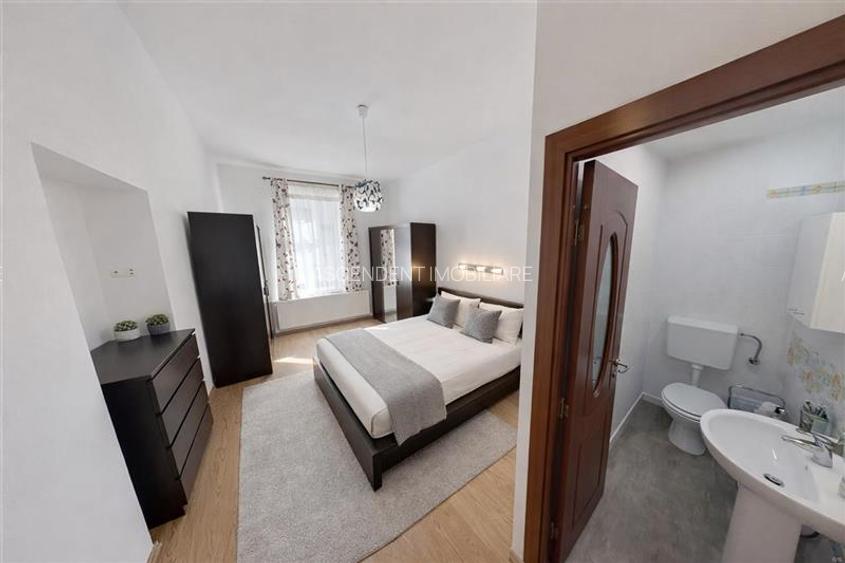 Rezidenta 4 camere,in farmec istoric, vedere Tampa,cu beci si pod,Centrul Istori - 5