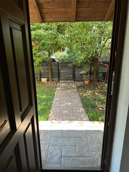 Casa si curte de vanzare  - 3