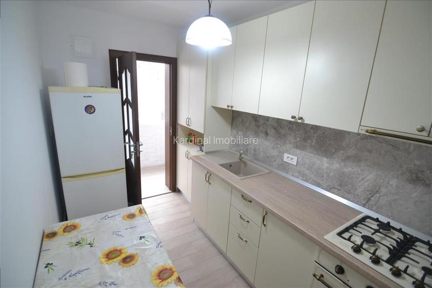 Inchiriere apartament 3 camere decomandat etajul 1 ,Florilor - 2