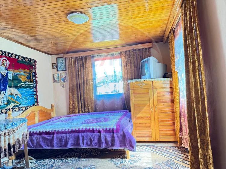 Casa cu Teren 2288 MP GURA HUMORULUI - 13