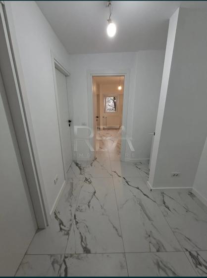 Garsoniera confort 1 - total renovata - la 550 de metri de metrou.