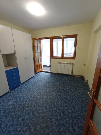 Apartament 3 camere Rond-Podu Ros, etaj 1, mutare rapida !