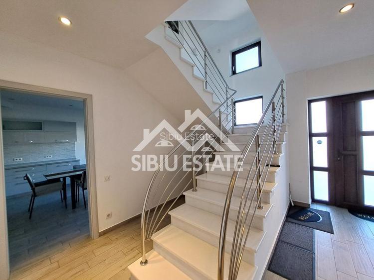 Casa Sibiu, terase panoramice, garaje, teren mare, Sura Mica - 10