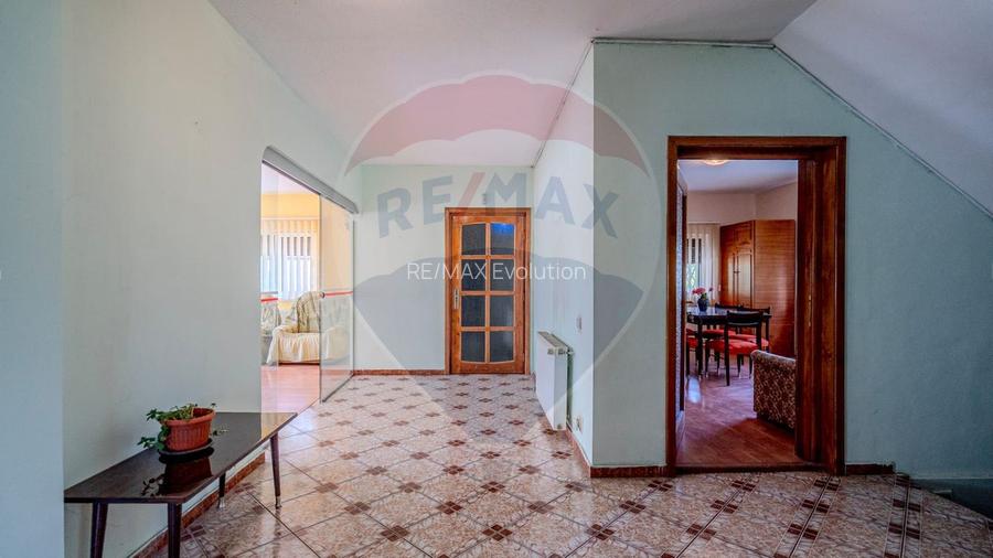 Vila rezidential/  gradina de vis/sera/ panouri/ Sanpetru! - 7