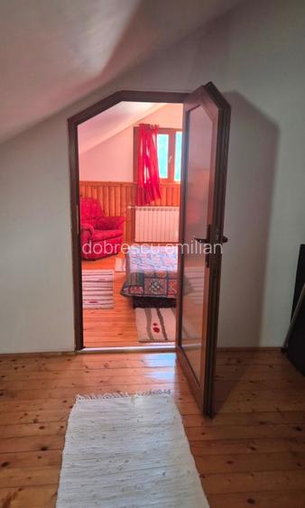 Vilă P+1+M cu vedere către Bucegi și Crucea Caraiman – Azuga - 12