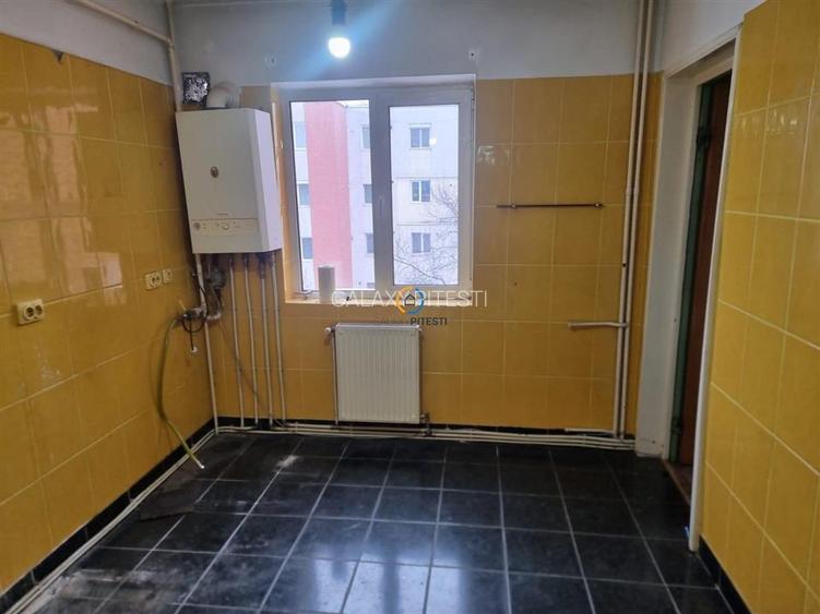 Vânzare apartament 3 camere Trivale - 2