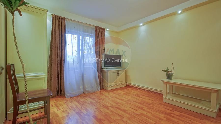 Apartament cu 2 camere de închiriat în zona Uzina 2 - 11