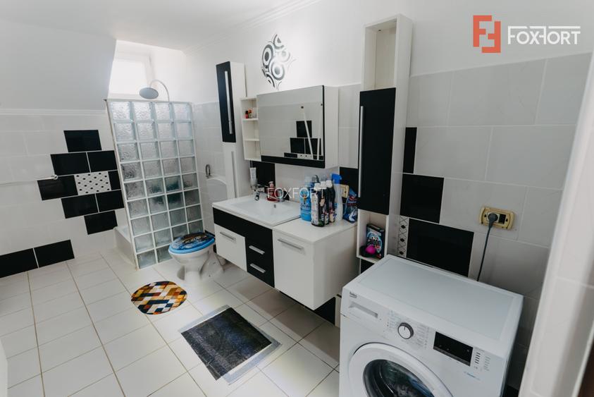 Casa individuala cu 8 camere si lac cu pesti, teren 4424 mp - Jebel - 18