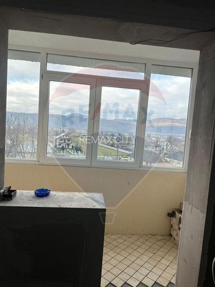 Apartament cu 2 camere de vânzare Savinesti - 9