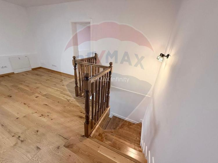 Apartament 4 camere, pe 2 niveluri si curte comuna în Centru - 22