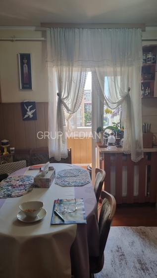 Apartament 3 camere de vanzare - Ostroveni, zona Pieței, decomandat, 71,29 mp - 10