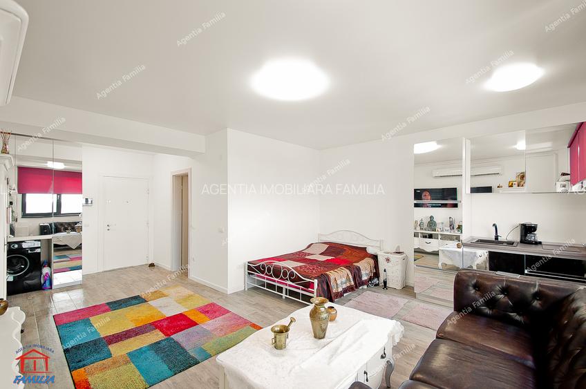 Vanzare studio, zona str.Basarabiei( bloc Central Park), et 7/8, pret 82 000 e. - 2