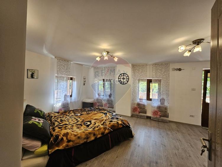 Casă solidă din cărămidă, mobilată, garaj, teren generos – Tarcău - 11