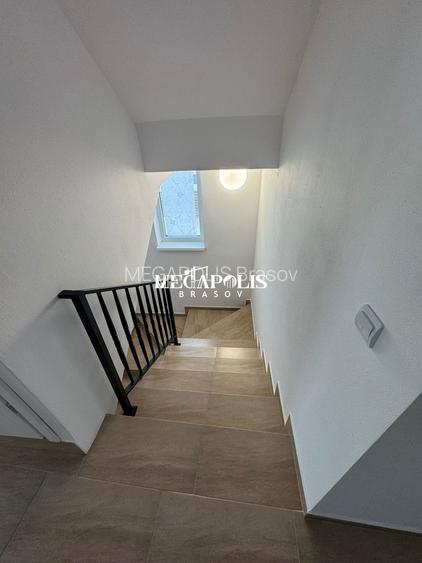 Chirie Casă cu 5 Camere Tip Duplex în Brașov, Cartier Izvor. - 9