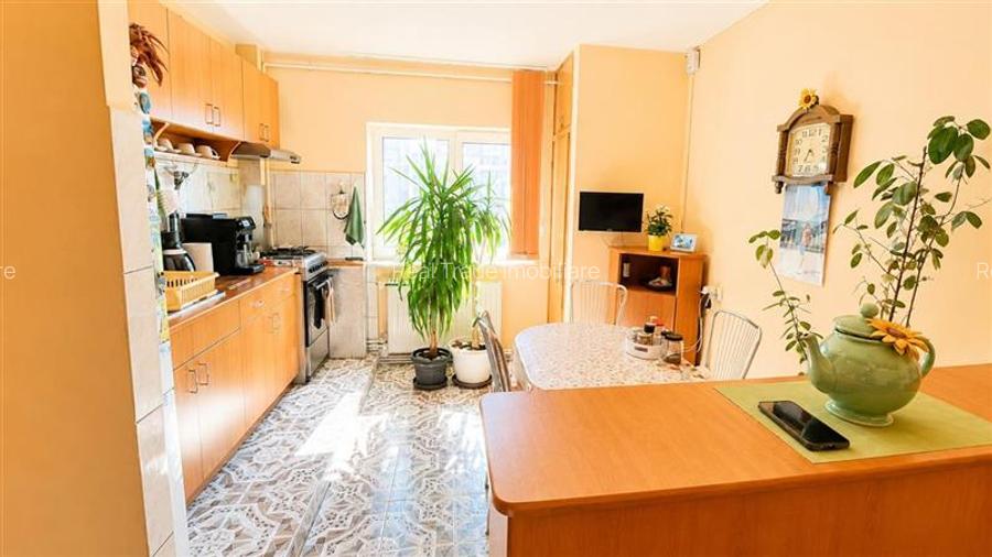 Apartament 3 camere decomandat,2 bai,etaj 5/8  78 mp 2 balcoane, zona Vlahuta-Ge - 2