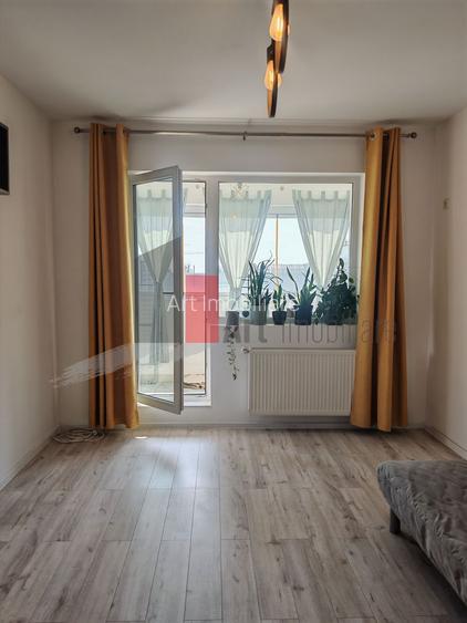 Apartament cu 2 camere de vanzare -Pacii-cu centrala-semimobilat si utilat - 2