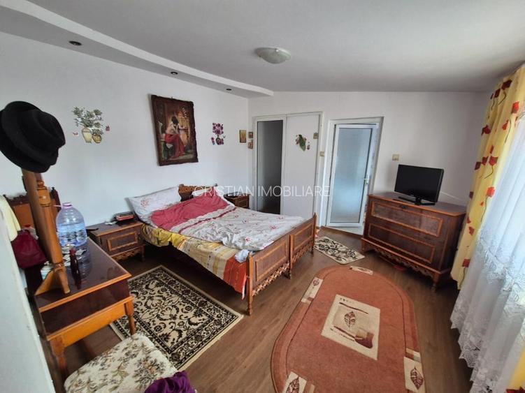 170mp utili Vila P+1+M Teren 200 mp, 5 Cam caramida Chercea - 12