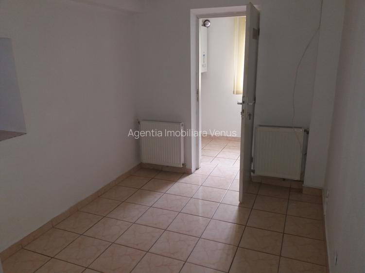 Apartament 3 camere la parter zona Est Clinic - 5