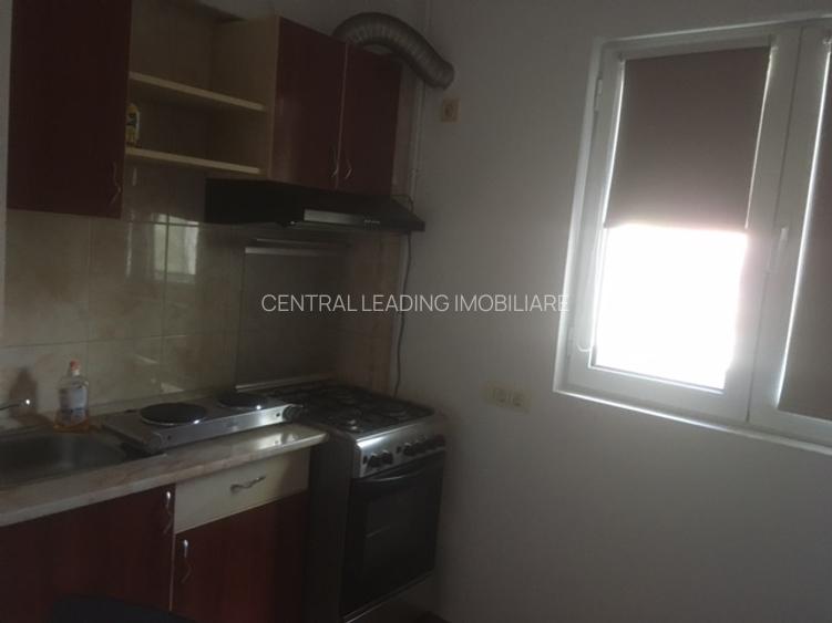 2C/ GARSONIERA DUBLA MODERNA 1/7 stradal Magheru VEDERE SPATE:CURTEA BLOCULUI - 7