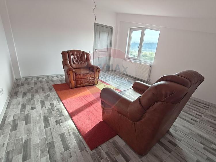 Hala noua 555mp, curte betonata 1000mp, zona de est, de inchiriat - 17