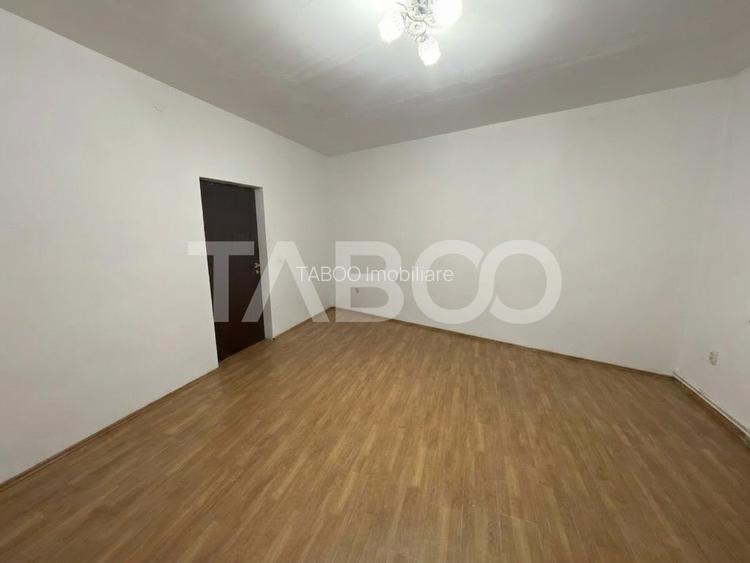 Casa individuala pretabila spatiu comercial teren 400 mp Piata Cluj - 2