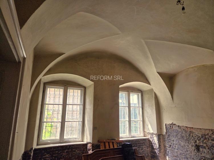 Apartament spectaculos de 78 mp de vânzare în Palatul Teleki – Clădire monume - 2