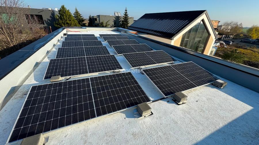 Casă Parter cu Design Minimalist și Piscină - 15