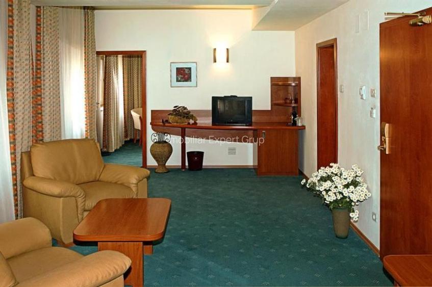 Hotel 4 stele, zona Pta Victoriei,cu restaurant si crama,comision 0 - 9