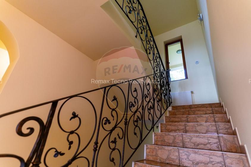 Vila /Pensiune 6 camere in Cristur, jud Hunedoara - 16