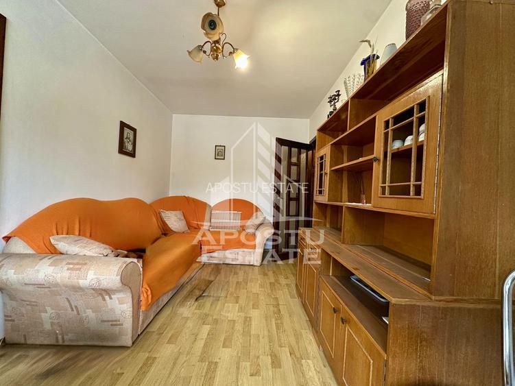 Apartament 3 camere de vanzare, zona Sagului - 2