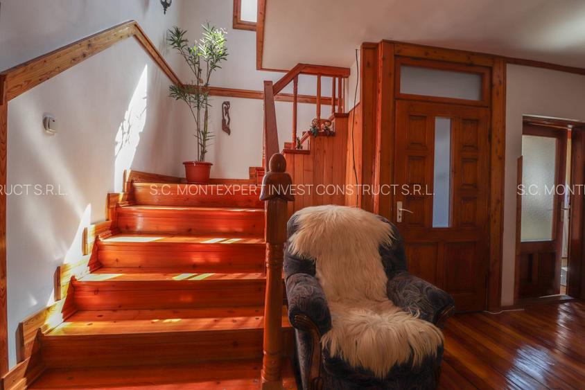 Apartament 4 camere de vânzare în Sinaia, zona Izvor – parter, curte - 4