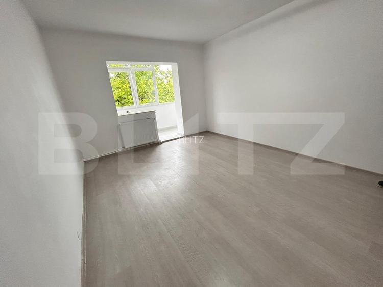 Apartament 2 camere de vanzare, decomandat, 55.70 mp, zona Nicolina - 2