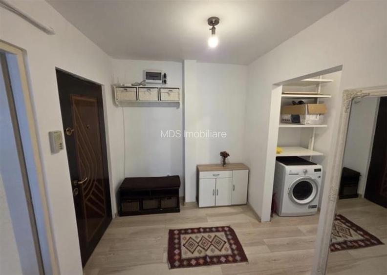 Decomandat la etaj 1 cu centrala propie - 8