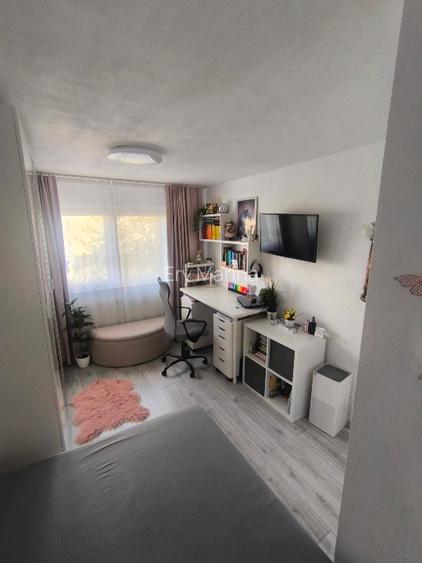 Direct proprietar vand, apartament 3 camere, decomandate, zona Sagului - 2