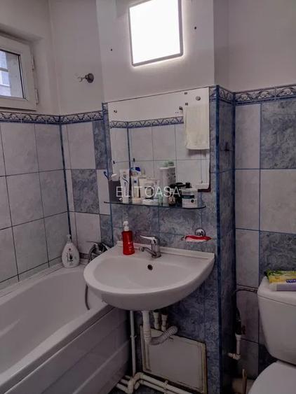 Apartament cu 2 camere decomandat, etajul 2/4, zona Tatarasi - 6