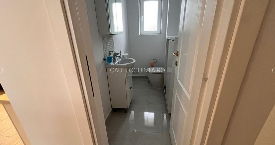 Vila Tunari/ Curte/ disponibila/ 2 locuri parcare - 5