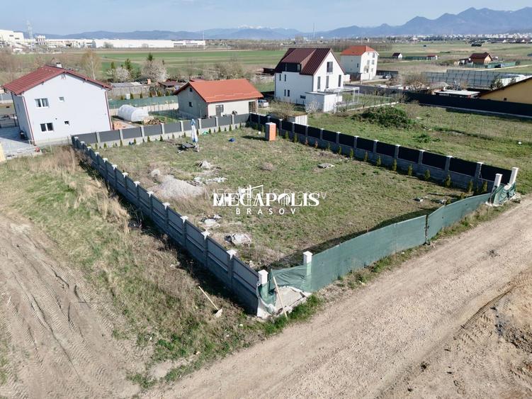 Teren intavilan | Autorizație de construcție + Avize | P + 2E + M - 3