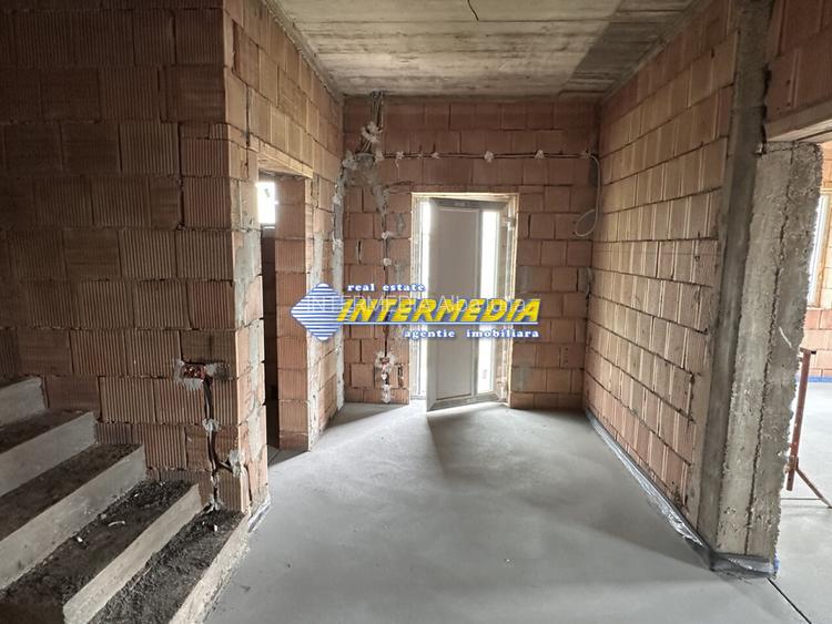 CASA NOUA I DE VANZARE I 120 MP I CETATE I SEMIFINISATA I 4 CAMERE I - 12
