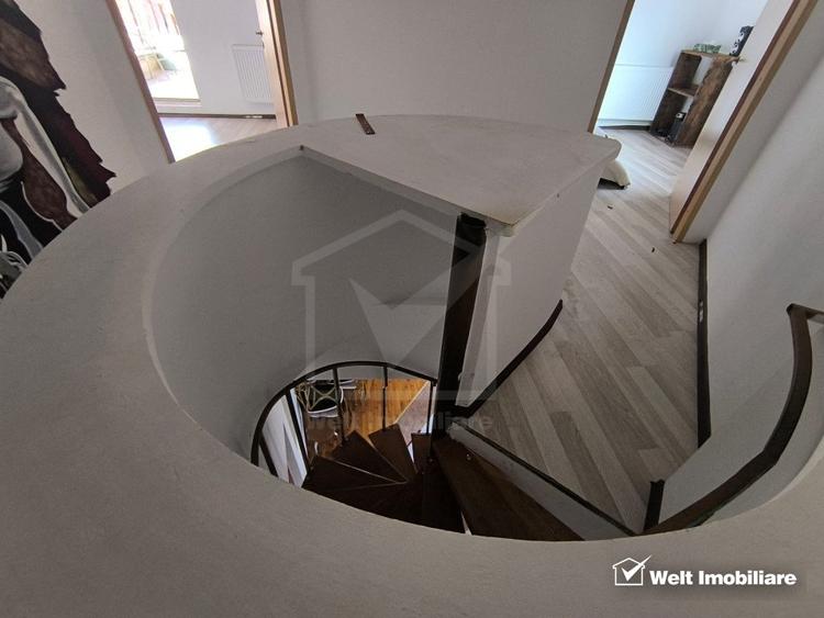 Casa cu CF spatiu comercial, curte comuna, Gruia