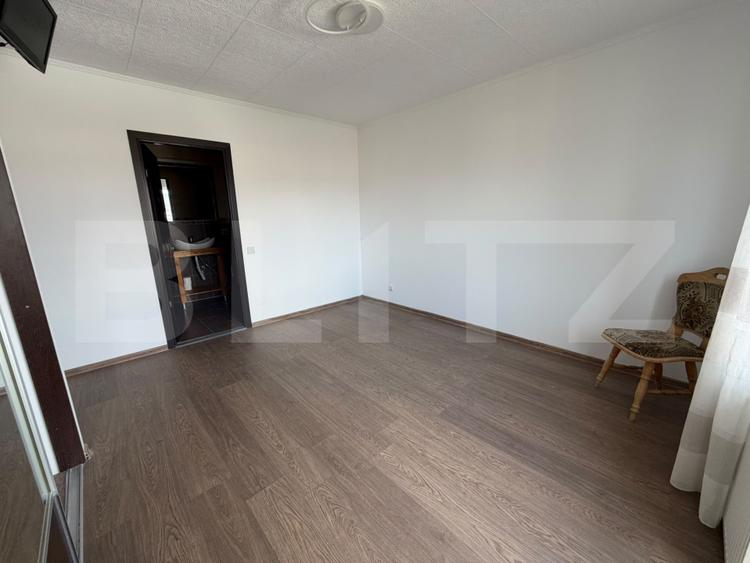 Apartament, 4 camere, 113mp, 2 parcari, 3 balcoane, pod, zona Terra