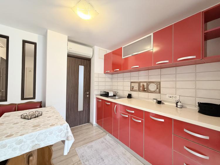 Apartament cu 3 camere de inchiriat in zona Faleza Nord
