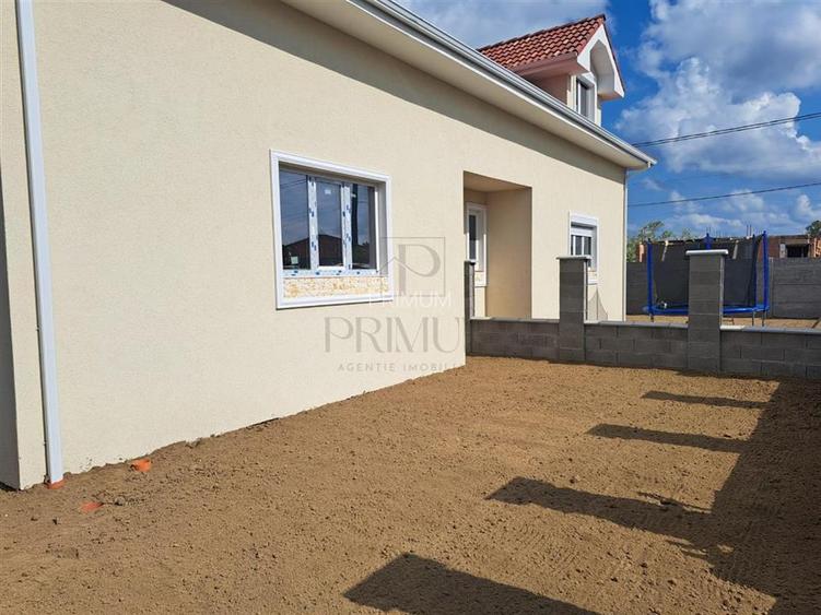 Duplex spatios - 5 camere - asfalt - 5