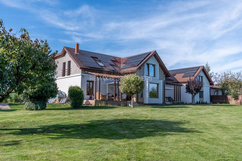 Proprietate exclusivista de vanzare: 2 case | 9 camere | 2000 mp teren - 24